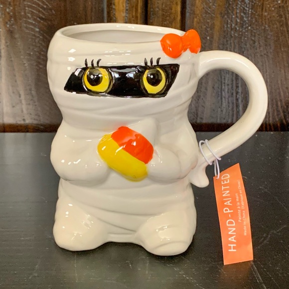 Mummy Girl Holding Candy Corn Ceramic Halloween Mug - Picture 1 of 14